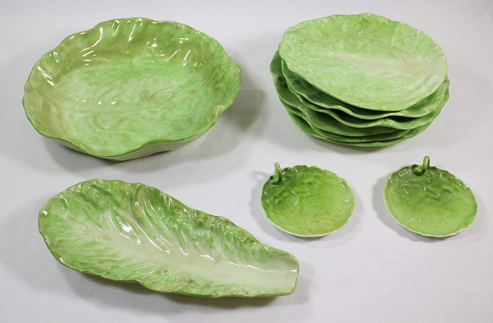 WANNOPEE LETTUCE LEAF POTTERY (1 of 2)