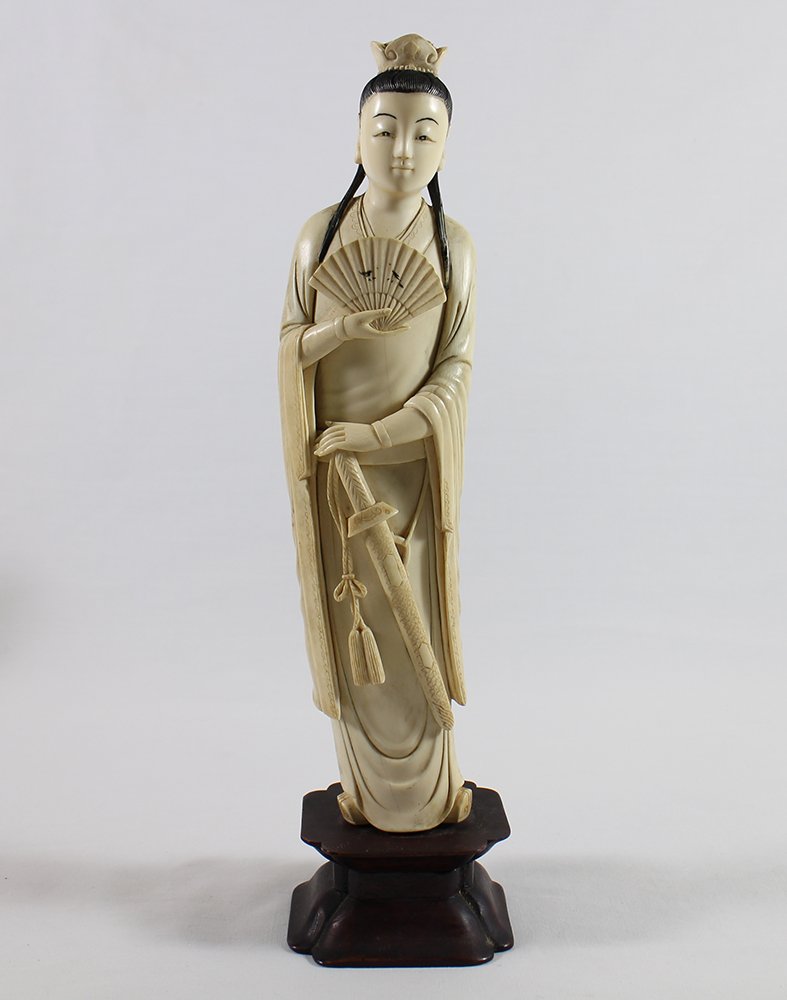 19TH CENT. IVORY FIGURINE (1 of 5)