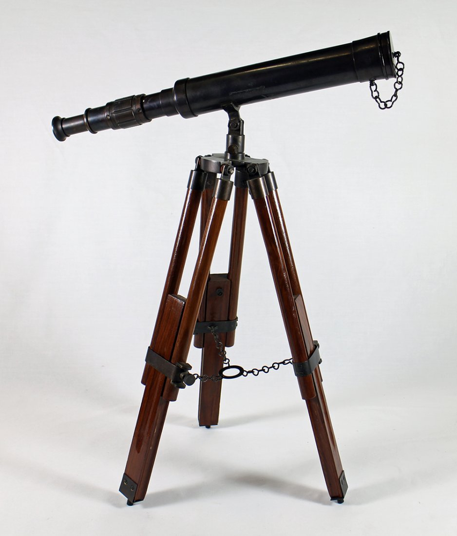 VINTAGE BRASS TELESCOPE (1 of 2)