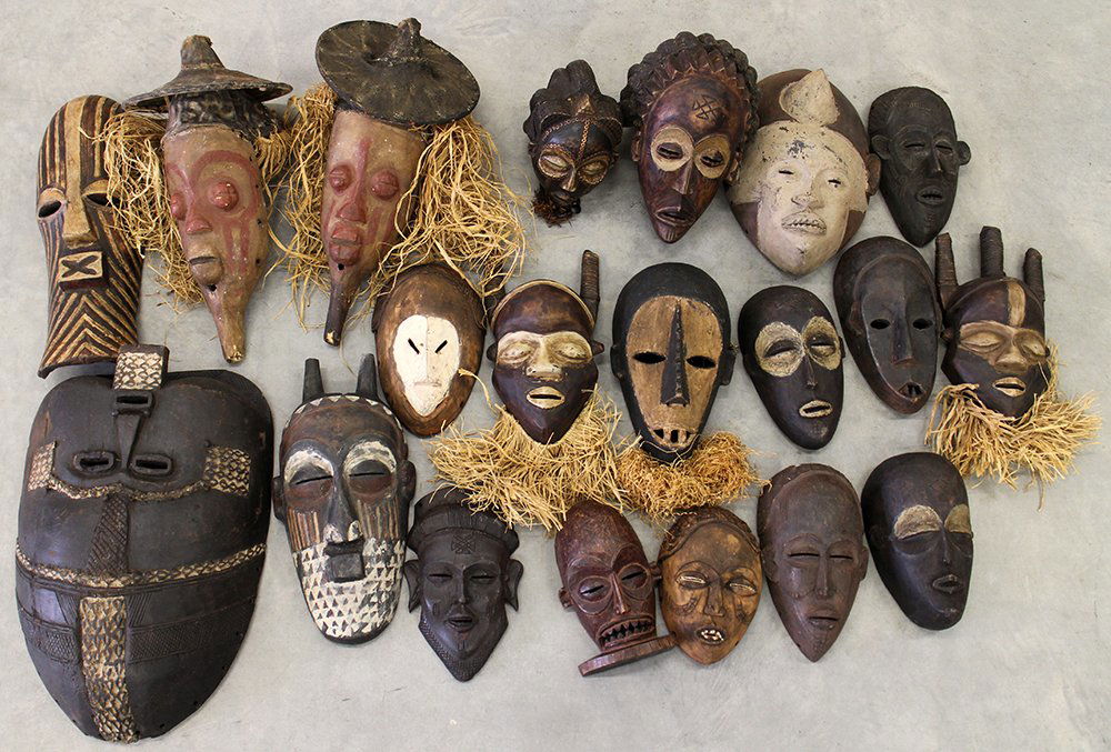 AFRICAN TRIBAL MASK COLLECTION (1 of 6)