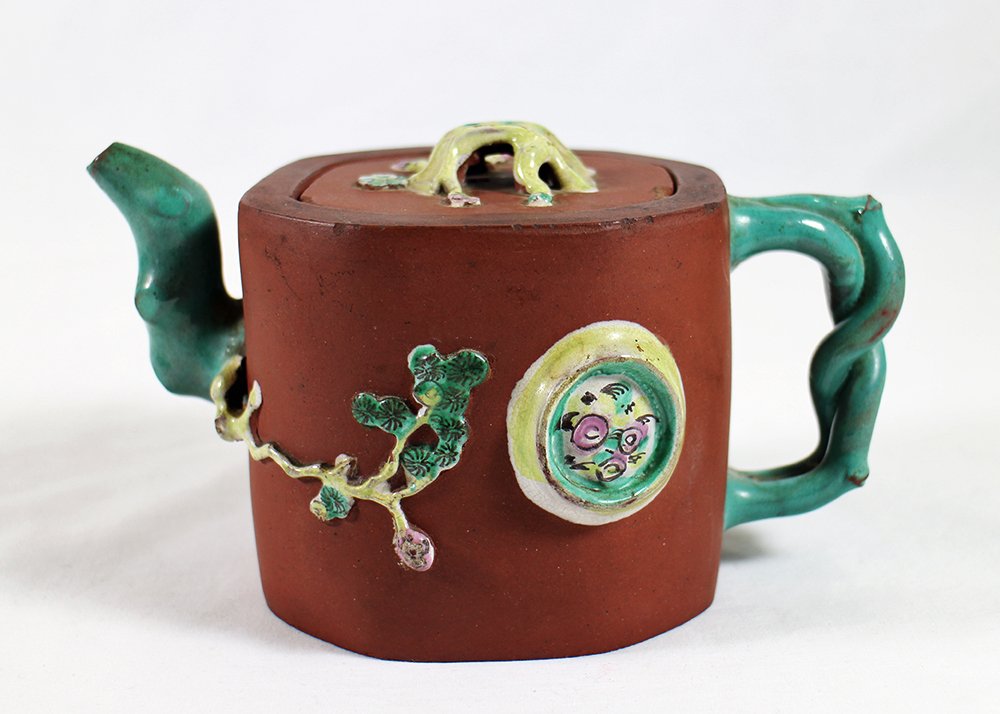 CHINESE YIXING STYLE TEAPOT (1 of 4)