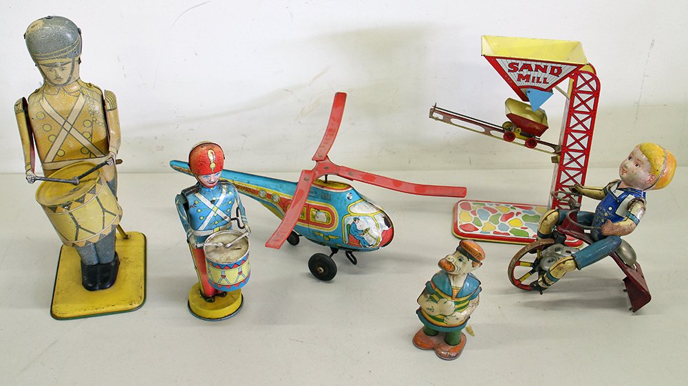 VINTAGE TIN LITHO WIND UP TOYS (1 of 3)