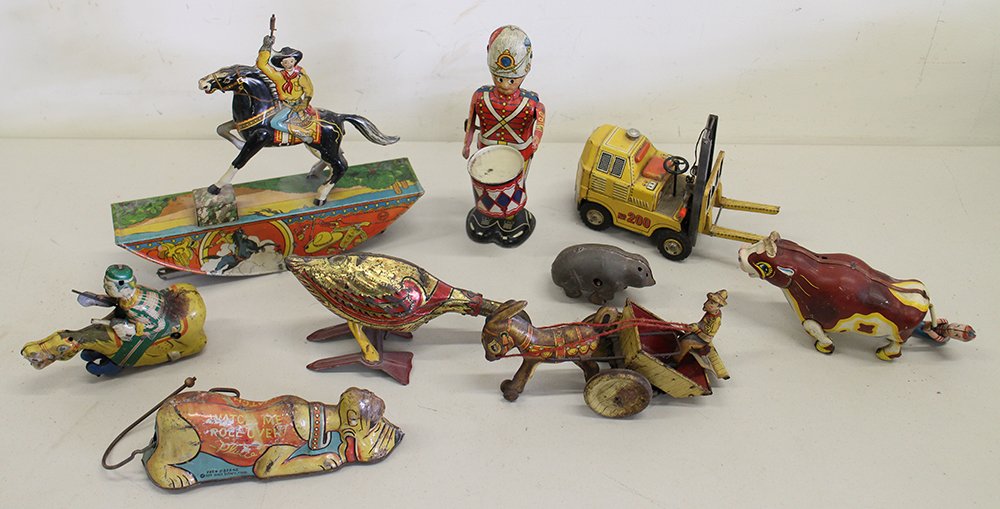 VINTAGE WIND UP TIN LITHO TOYS (1 of 3)