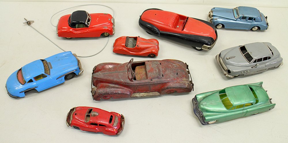 VINTAGE TOY CARS: Vintage cars to include Schuco Examico 4001, Wyandotte, Electromobile, Toy Founders, Japan pressed steel, & more.
