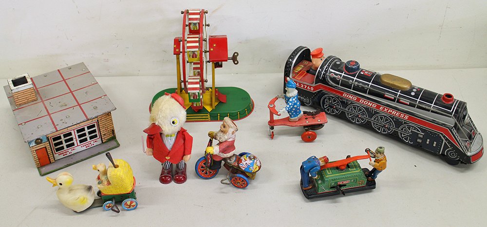 VINTAGE FERRIS WHEEL, TRAIN, & TOYS (1 of 3)