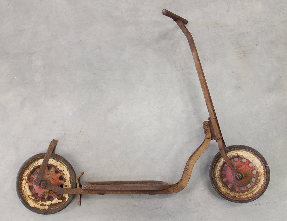 ANTIQUE CAST IRON SCOOTER (1 of 1)