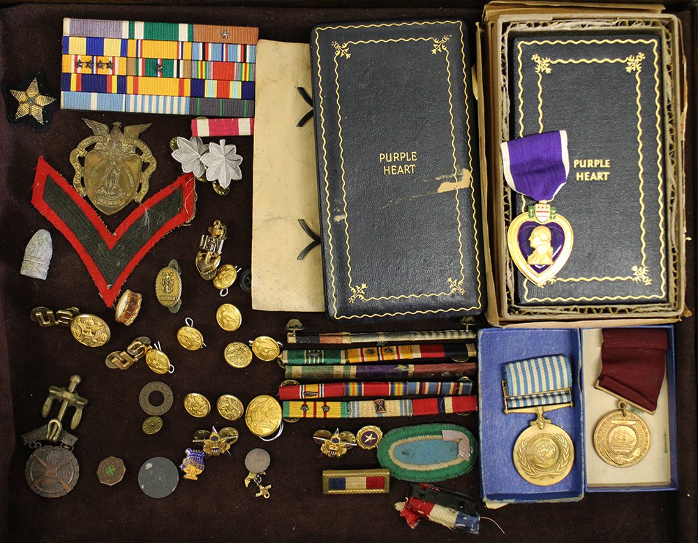 WWII PURPLE HEART & MILITARY MEDALS (1 of 5)