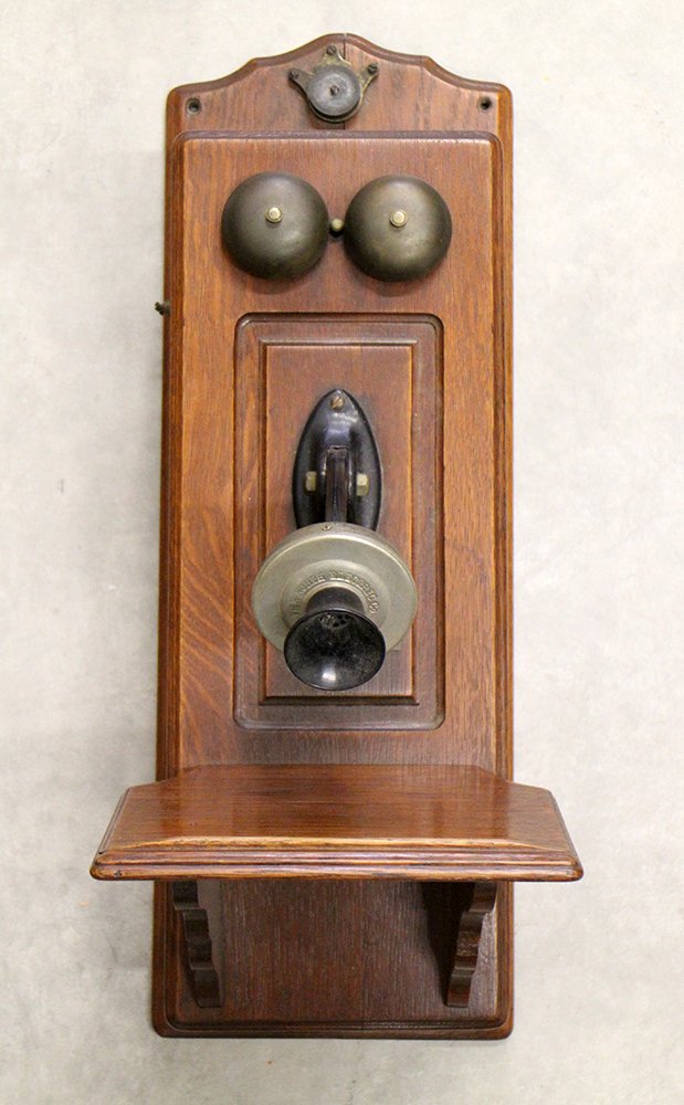 ANTIQUE OAK NORTHERN ELECTRIC WALL TELEPHONE (1 of 2)