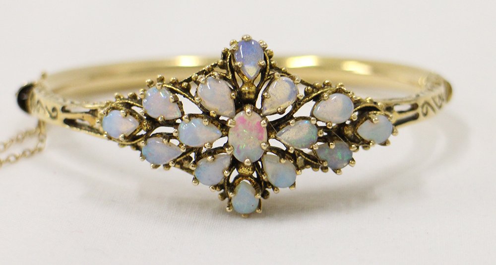 14K 8 CARAT OPAL BRACELET (1 of 3)