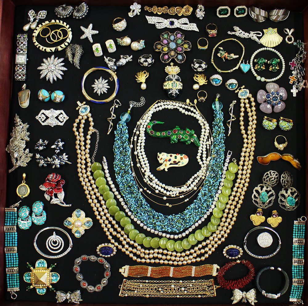 DESIGNER COSTUME & 14K JEWELRY (1 of 7)