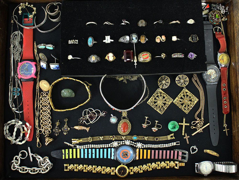 VINTAGE & VICTORIAN JEWELRY (1 of 5)