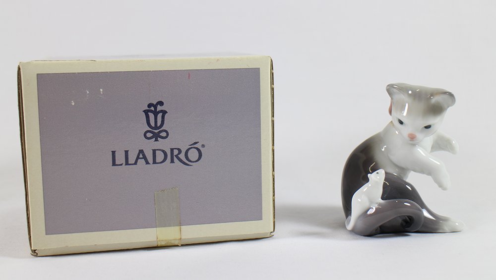 SIGNED LLADRO CAT FIGURINE W/ BOX (1 of 3)