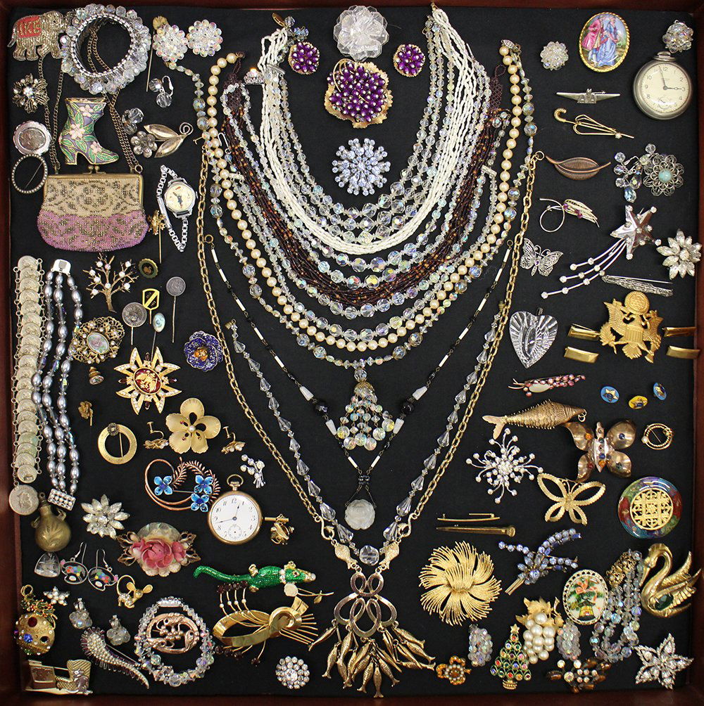 VINTAGE COSTUME JEWELRY & WATCHES (1 of 4)