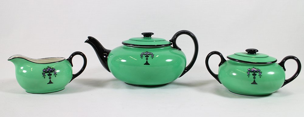 ROYAL DOULTON TEA SET (1 of 3)