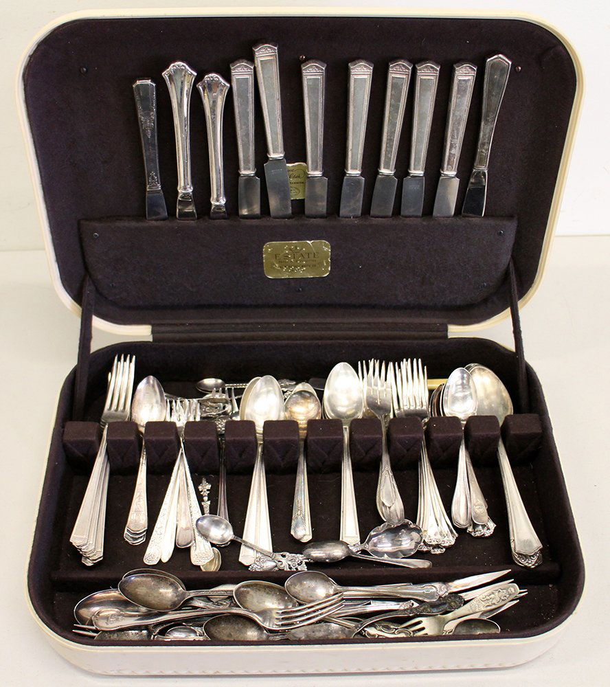 SILVERPLATE FLATWARE & BOX (1 of 2)