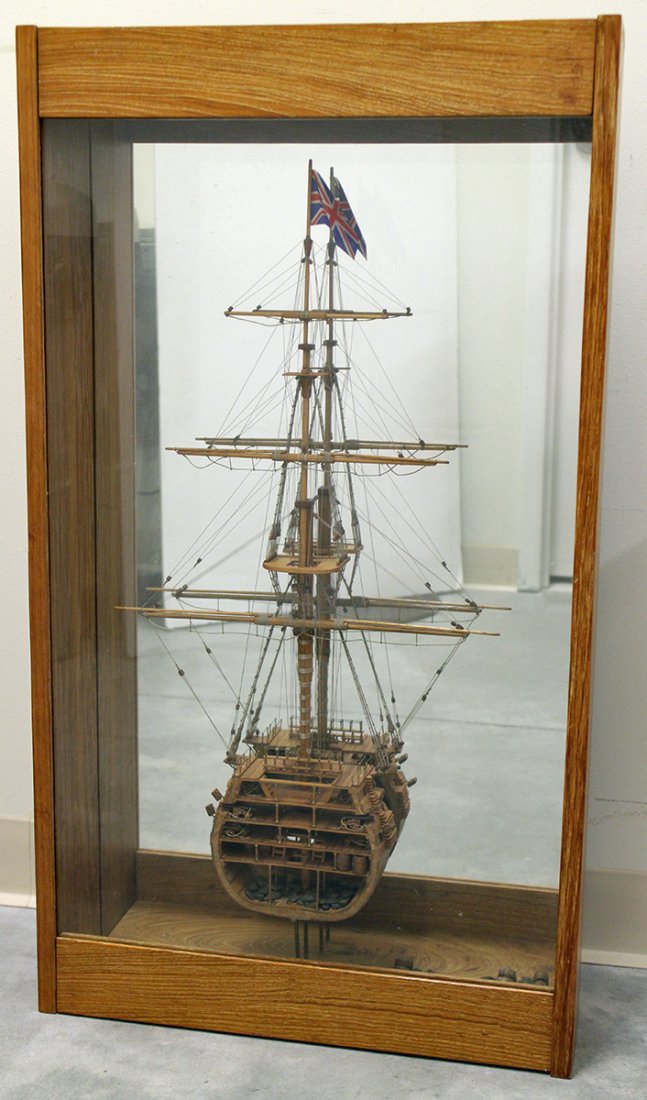 HMS VICTORY FRAMED MODEL SHIP (1 of 8)