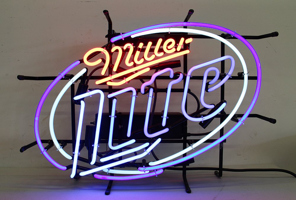 MILLER LITE NEON BEER SIGN: Miller Light light up neon beer sign. Working.