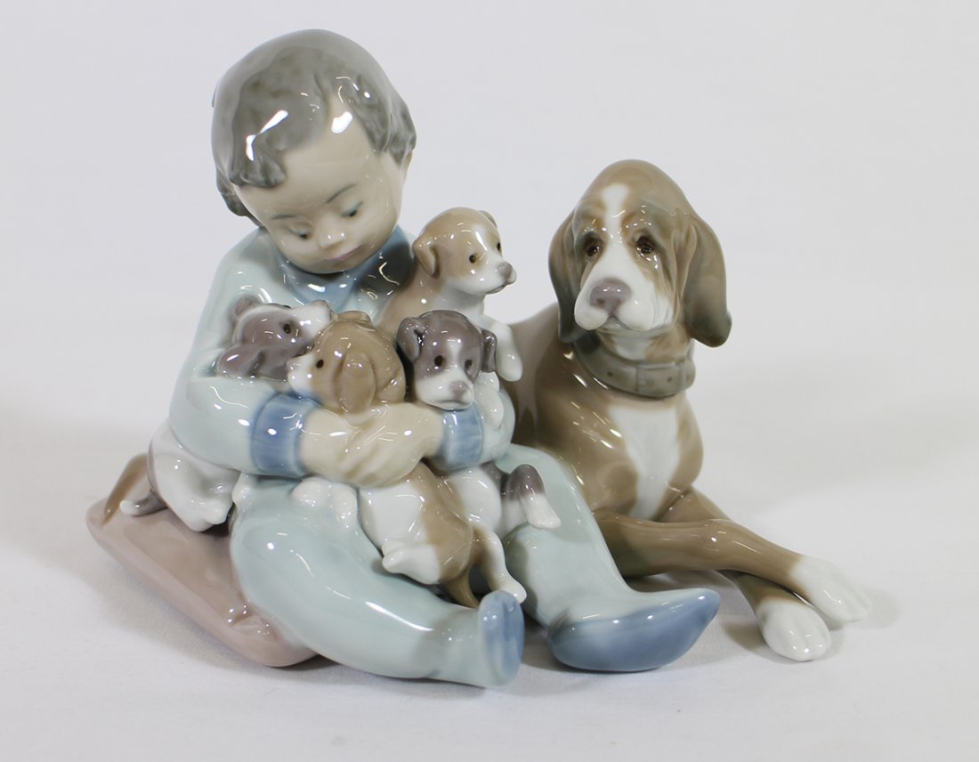 LLADRO PLAYMATES FIGURINE (1 of 2)