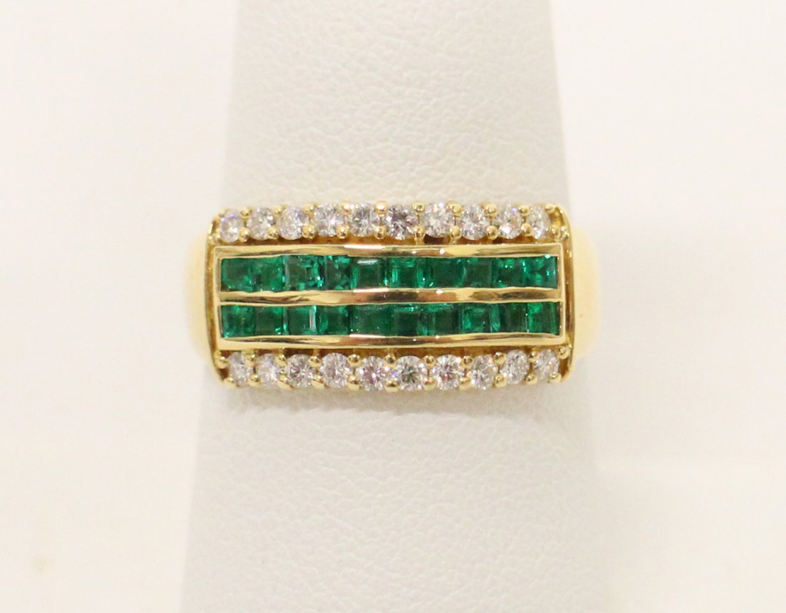 18KT EMERALD & DIAMOND RING (1 of 2)