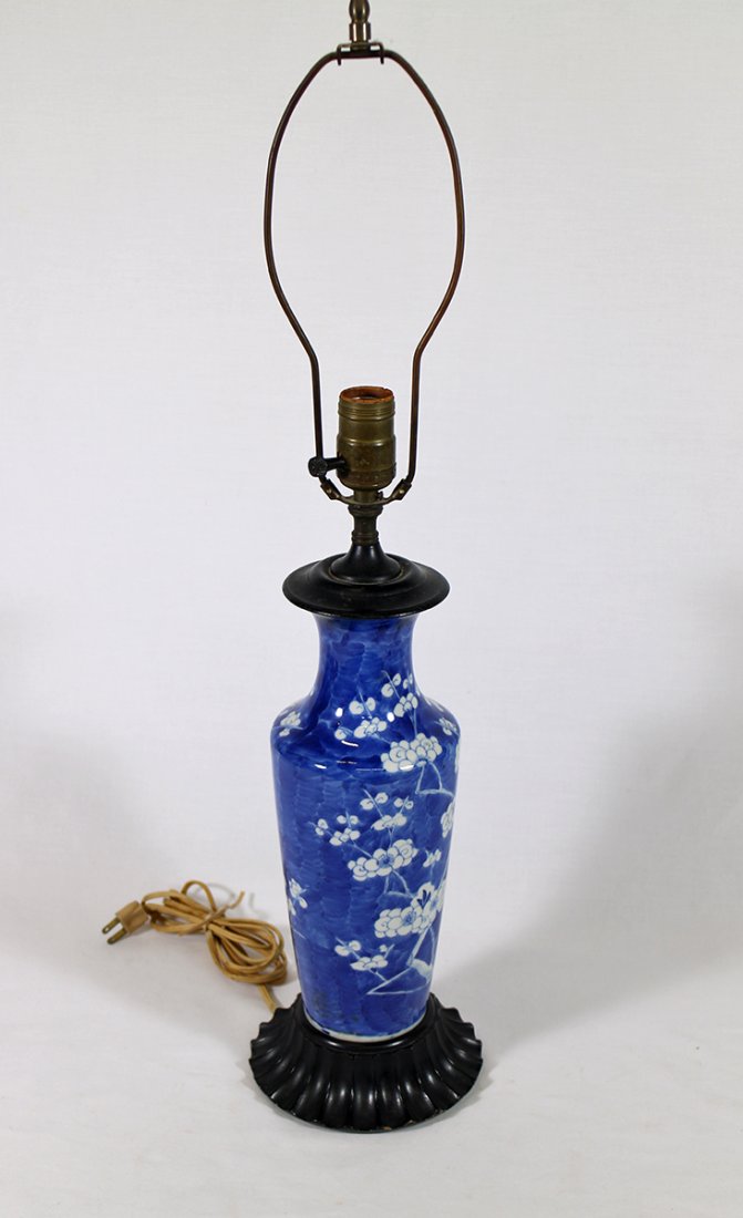 CHINESE BLUE & WHITE LAMP (1 of 3)