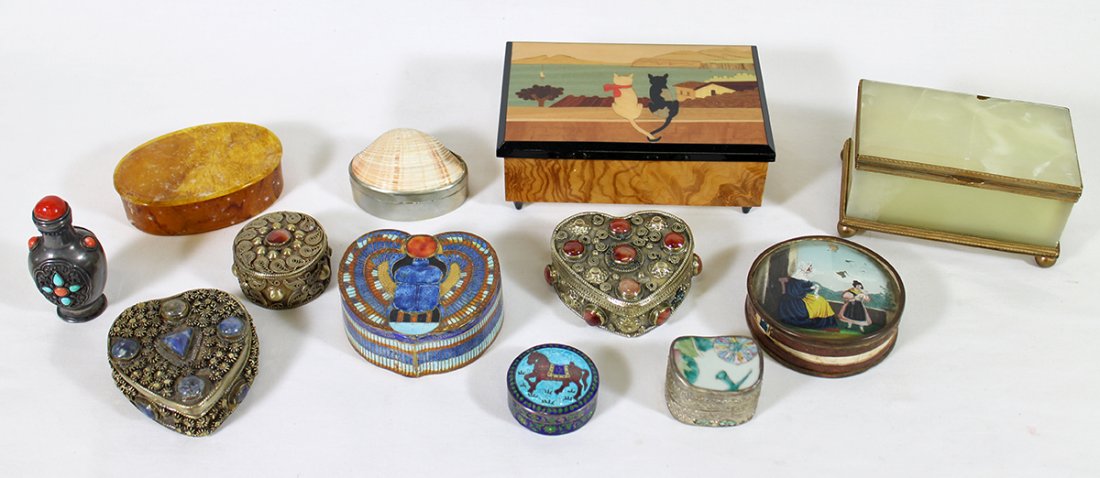 VINTAGE & ANTIQUE BOXES (1 of 4)