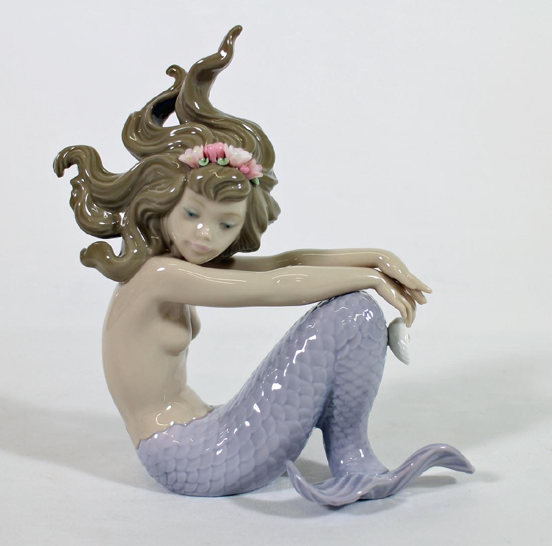 LLADRO MERMAID FIGURINE (1 of 2)