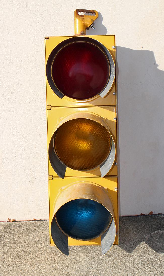 VINTAGE STOP LIGHT (1 of 6)