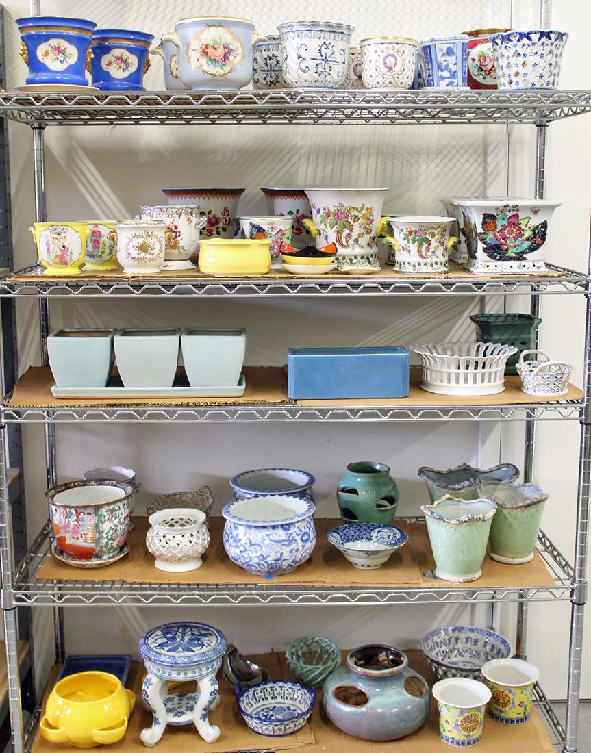 LARGE COLLECTION OF PLANTERS & MORE (1 of 3)