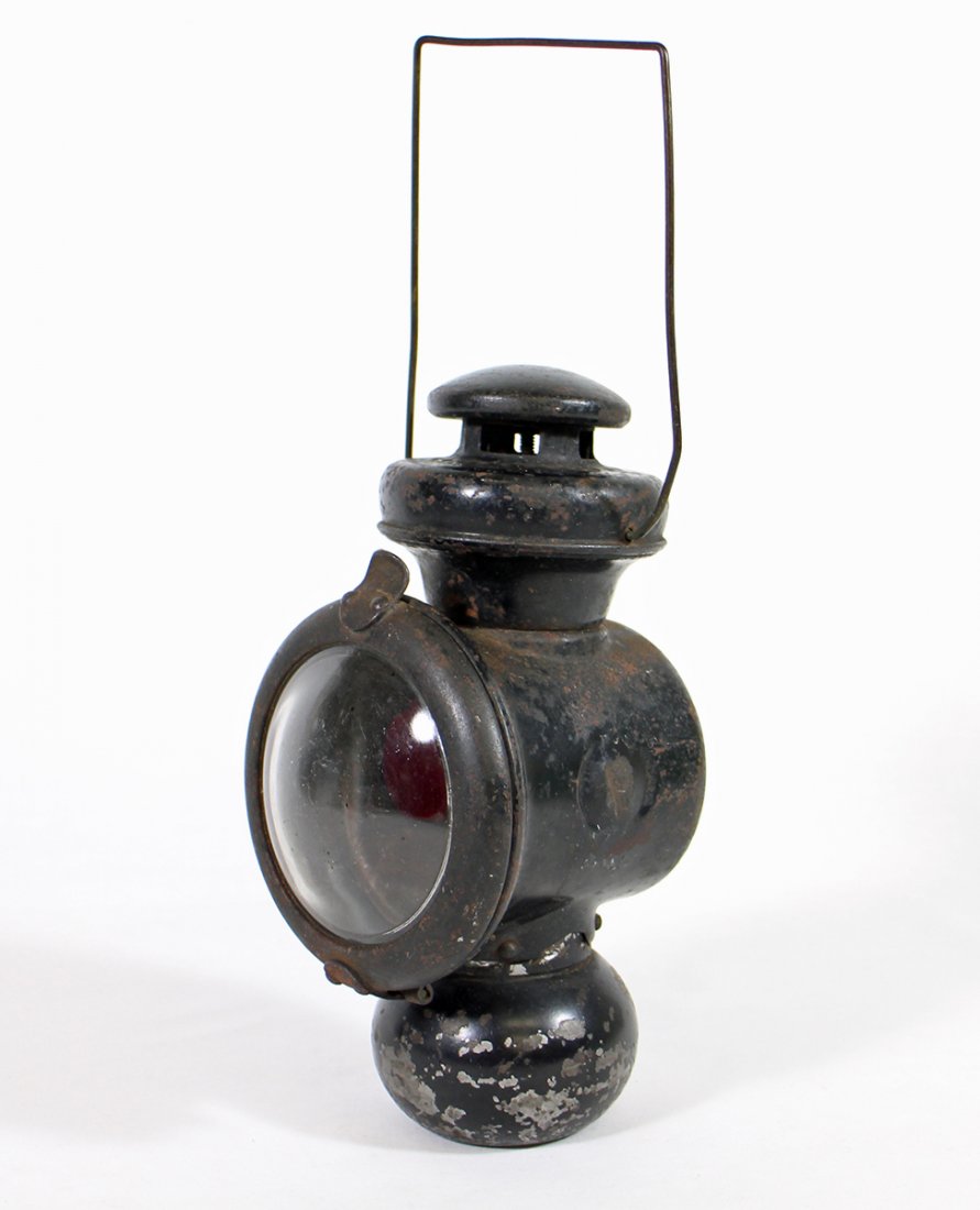 ANTIQUE FORD HANGING OIL LANTERN (1 of 3)