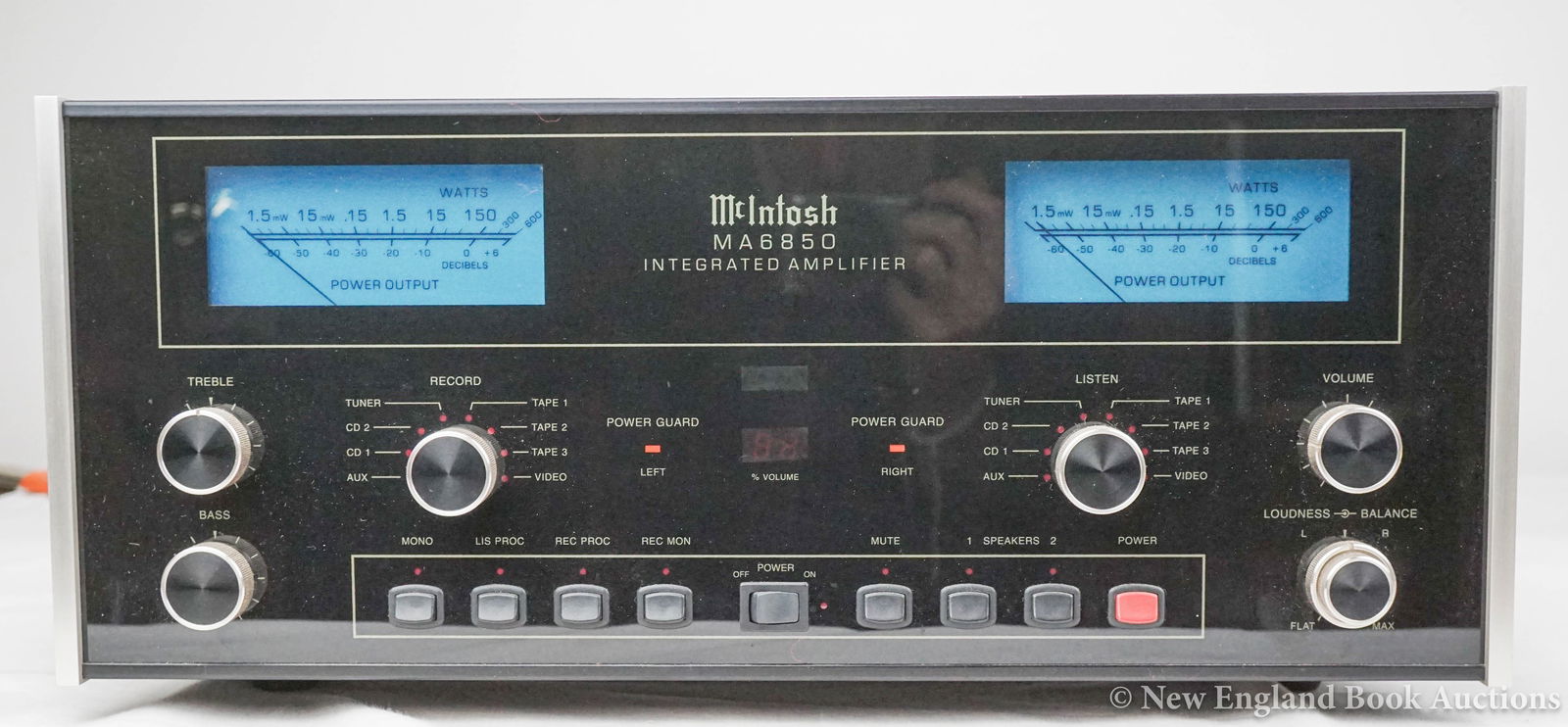 McIntosh Stereo Amplifier (1 of 3)