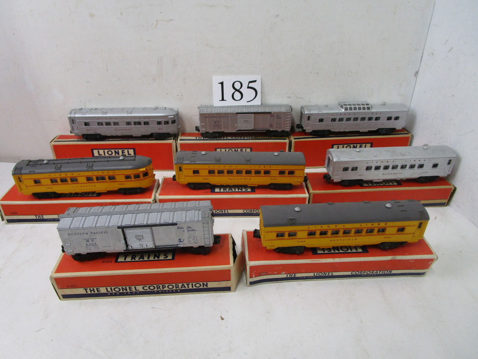 Lionel Postwar train (1 of 4)