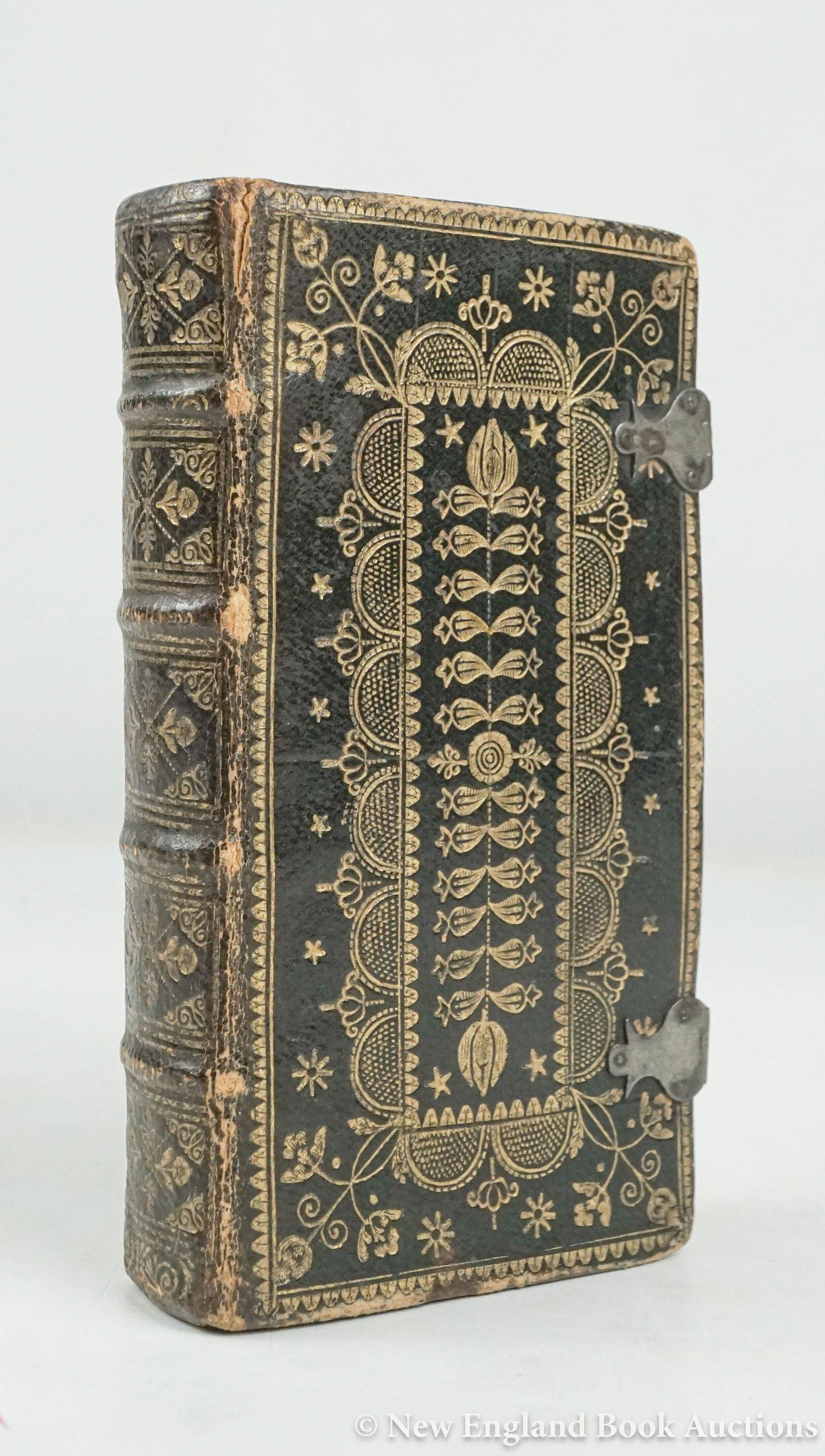 Scottish Binding: 193. Scottish Binding. The Holy Bible. 24mo, contemporary morocco with gilt herringbone patterned covers, spine gilt in 5 compartments, all edges gilt, decorated endpapers, 2 clasps; extremities