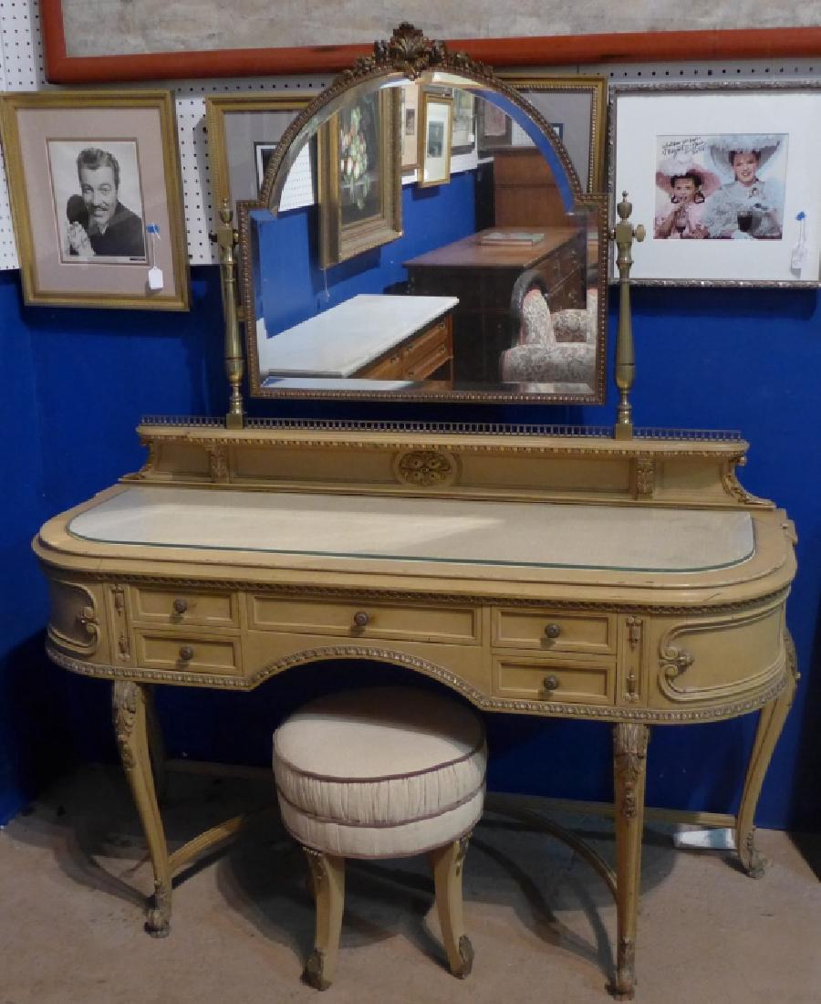 Vanity Table with Mirror and Stool (1 of 10)