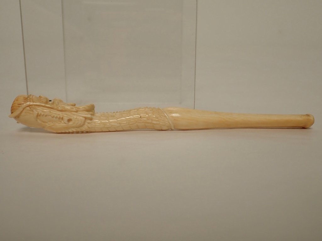 Meerschaum Cigarette Holder with Dragon Head Motif (1 of 7)