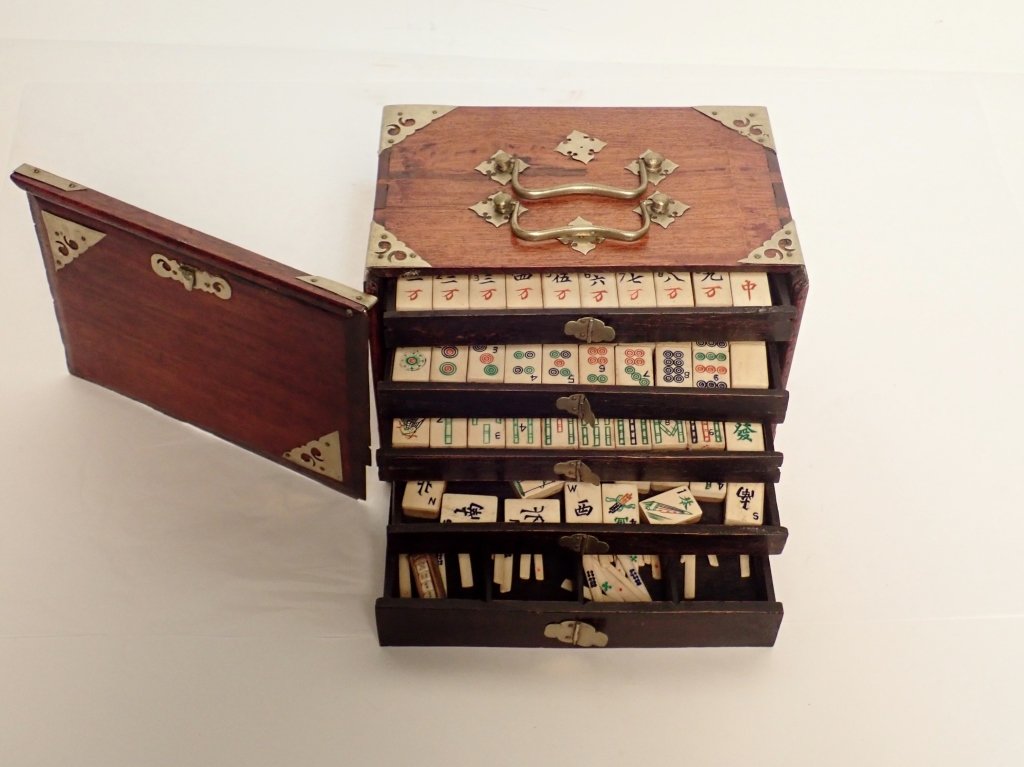 Mahjong Set with Wooden Box (1 of 9)