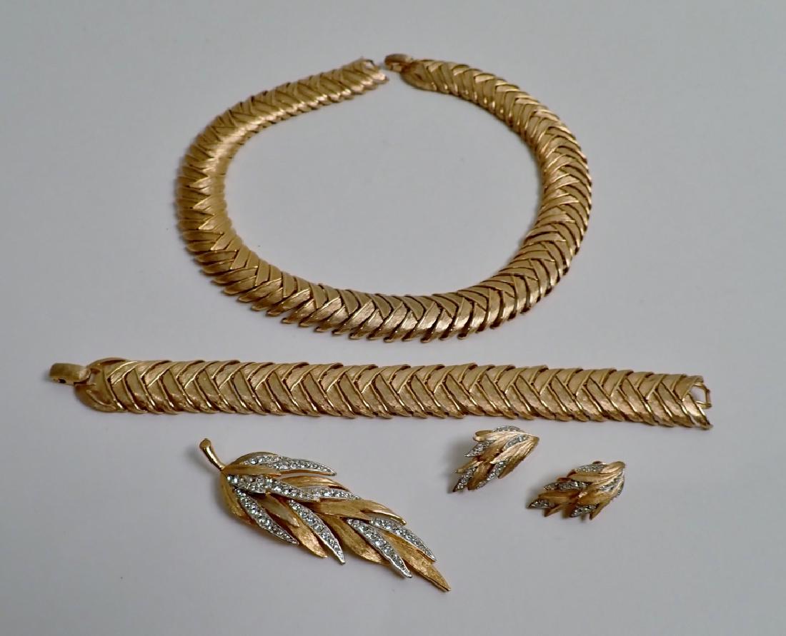 Vintage Kramer Jewelry Set (1 of 12)