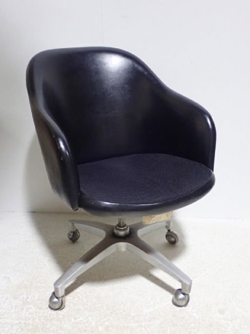 J G Furniture Co Black Leather Chair On Wheels