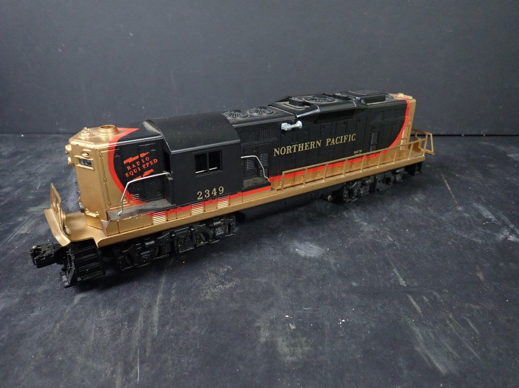 Lionel 2349 Northern Pacific Train Engine (1 of 5)