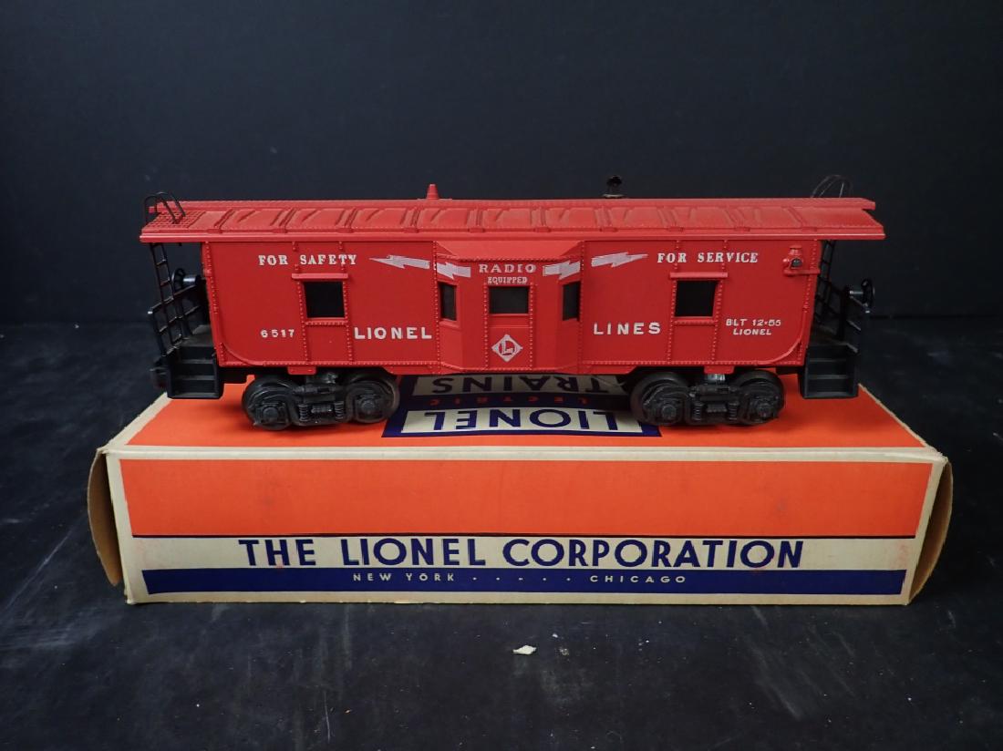 Lionel No. 6517 Caboose Red Bay Window (1 of 3)