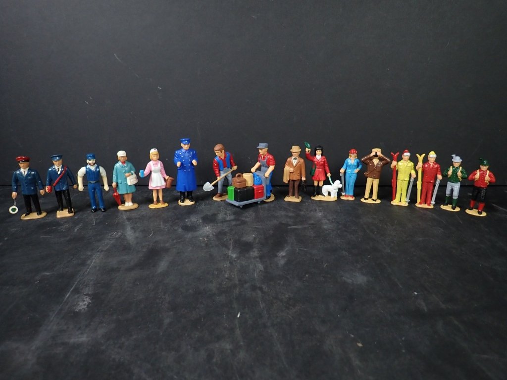 Assortment of Vintage Plasticville Figures, People (1 of 5)