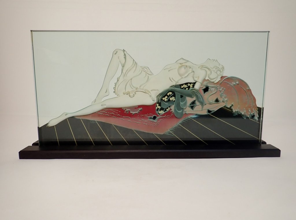 1980s Wendy Saxon Brown Etched Art Glass Panel: Etched and painted art glass panel by Wendy Saxon Brown. Imperfections: shows signs of age.Dimensions: 11.5" H x 23.5" W x 4.25" D. (studio glass, collectible, interior design)STERLING ASSOCIATES STRI