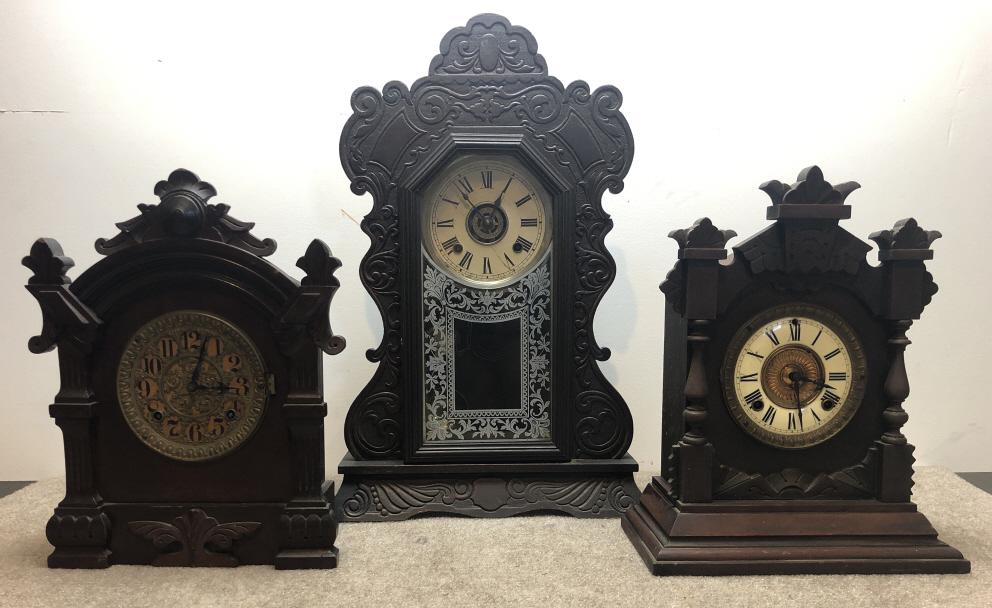 Ansonia Regulator Clocks Lot of 3: Ansonia regulator parlor clocks, group of three. ESTATE OF PHILIP GRECO JR. STERLING ASSOCIATES STRIVES TO PROVIDE ACCURATE, OBJECTIVE, & FAIR INFORMATION ON ALL LOTS. WE WILL BE HAPPY TO ANSWER ANY Q