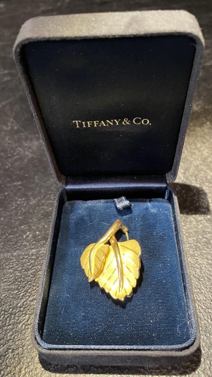 Tiffany 18K Leaf Brooch (1 of 4)