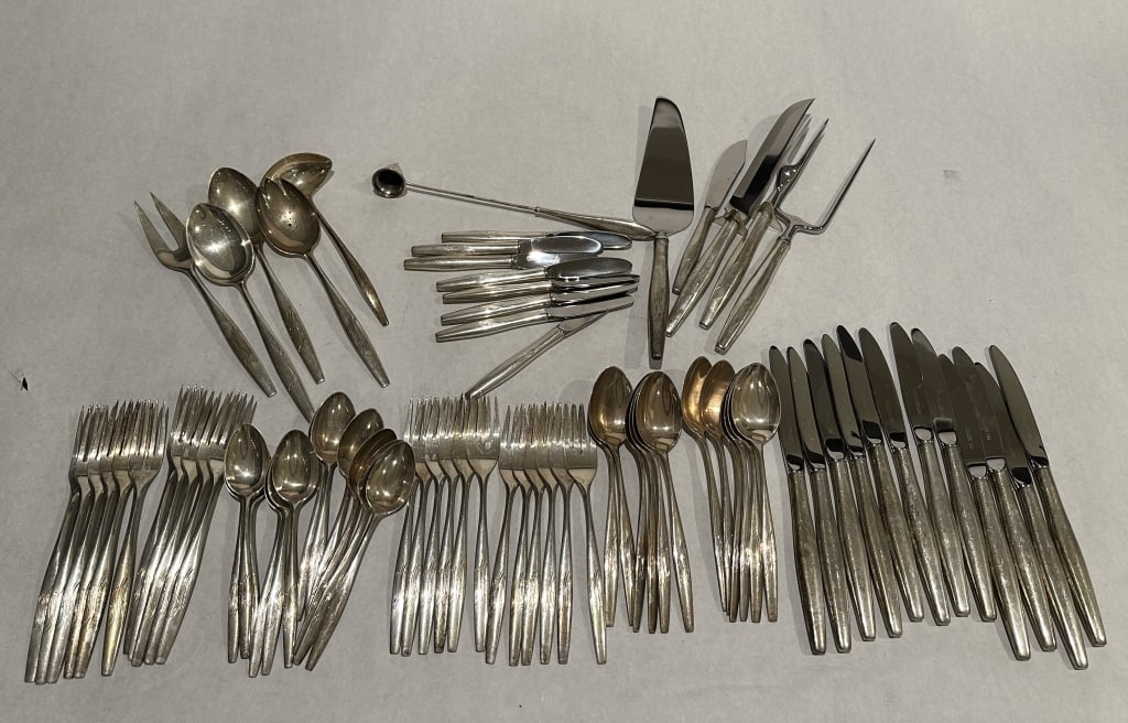 Kirk & Son Signet Sterling Silver Flatware Sterling silver flatware, set by Kirk and Son, Signet. (1 of 4)