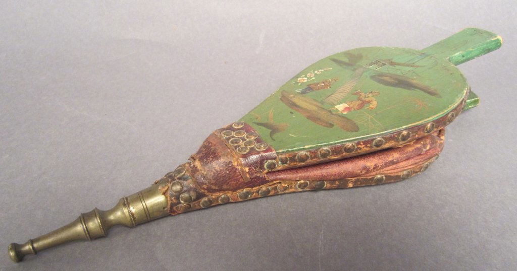 Chinoiserie Bellows: Chinoiserie hand painted bellows age appropriate wear, non working length 13 1/4", width 4"