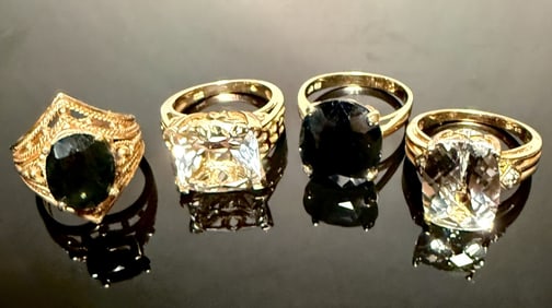 Collection of 4 10K Gold Rings
