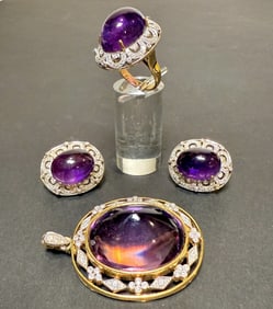 18K Gold, Diamond And Amethyst Jewelry Set