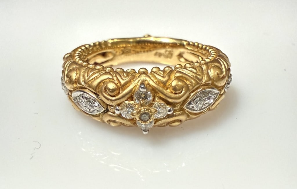18K Gold And Diamond Ring (1 of 6)