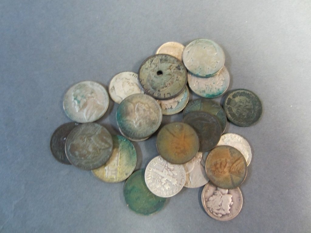 Collection of 22 Antique USA Coins: Collection of 22 antique USA coins ranging in date from: 1887- 1956. Includes 3 buffalo nickels and 3 one cent coins from: 1887, 1899, & 1919.