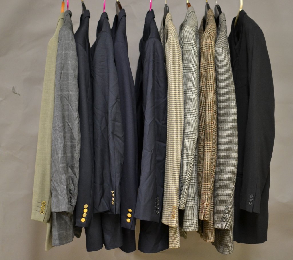 Men's Blazers: 11 Blazers/ Suit Jackets, all assorted sizes, colors, and styles. Designers include: Ermenegildo Zegna, De Rigueur, Hickey Freeman and Giorgio Armani. Color of jackets are: 1 tan, 1 gray plaid, 4 navy